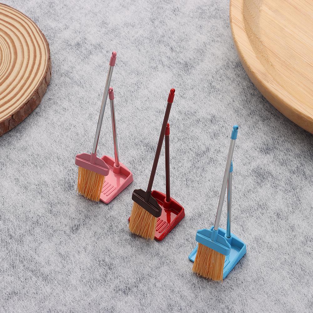 Xẻng Xúc Rác Mini Cho Nhà Búp Bê Tỉ Lệ 1 / 12