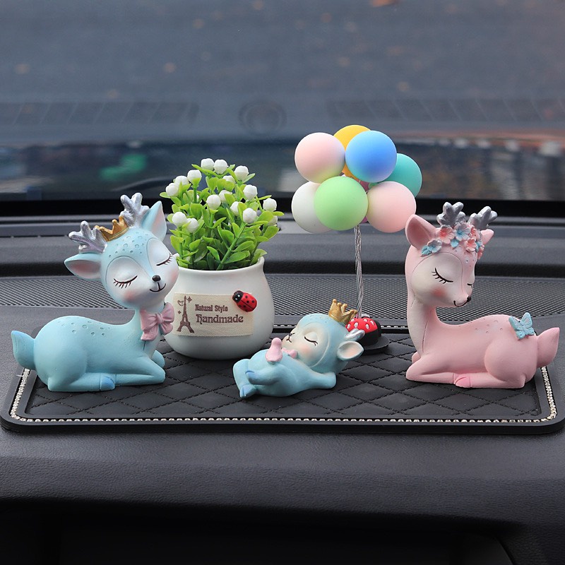 Set hươu Trang trí taplo - hươu bố mẹ và hươu con sang trọng đáng yêu, sinh động cho xế yêu