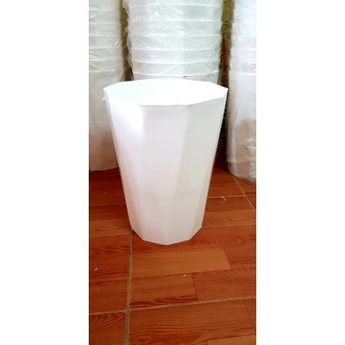 Chậu nhựa kim cương kích thước 25x30