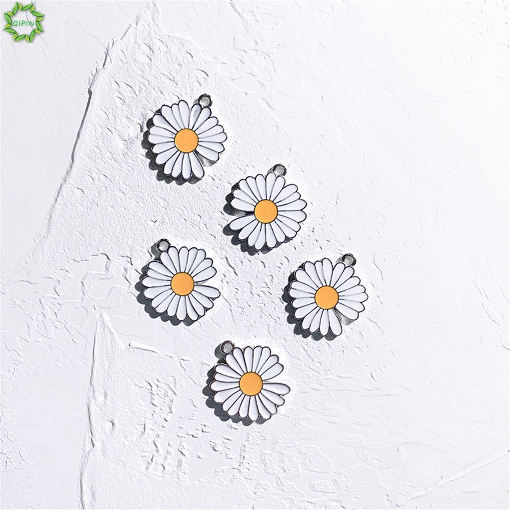 Mặt Dây Chuyền Kim Loại Hình Hoa Cúc Đáng Yêu