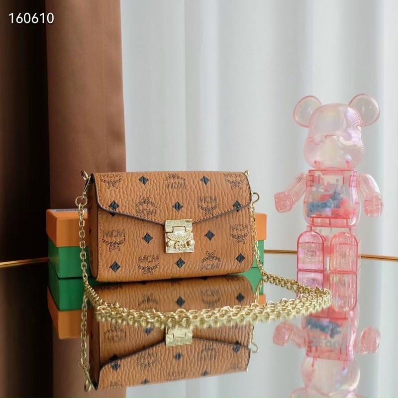 Túi MCM da nguyên bản siêu đẹp, khoá bấm mượt mà full box