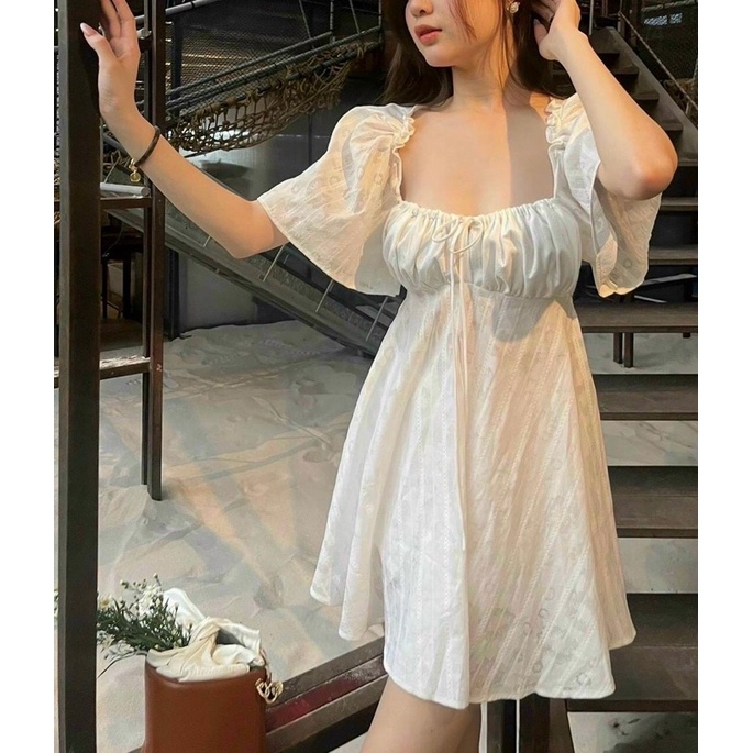 ĐẦM XÔ TAY TIÊN CỘT DÂY NƠ LƯNG