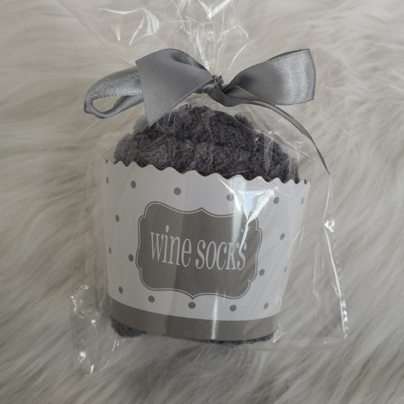 Whi Vớ Nhung Lông Xù In Chữ If You Can Read This Wine Hofy Cupcake Quà Tặng Cho Bạn Gái