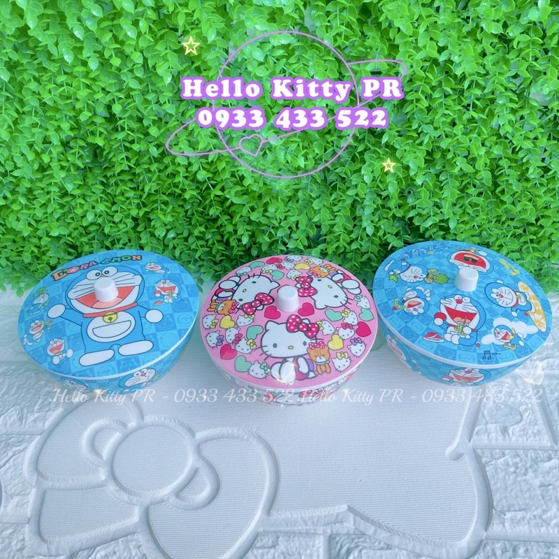 TÔ CÓ NẮP HELLO KITTY - DOREMON DORAEMON