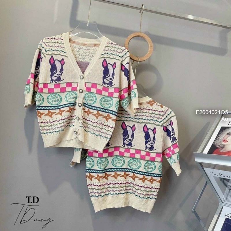 Áo len nút họa tiết phối hình chó cổ tim tay ngắn hàng Quảng Châu