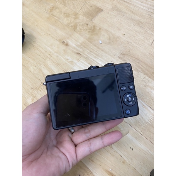 Máy ảnh Canon M100 kèm 15-45STM