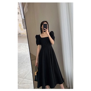 Đầm cổ vuông dáng xoè