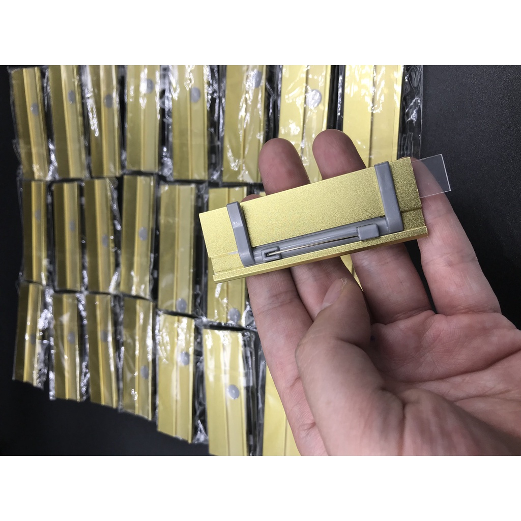 Phôi bảng tên nhân viên, thẻ nhân viên ghim cài mạ vàng bằng nhôm