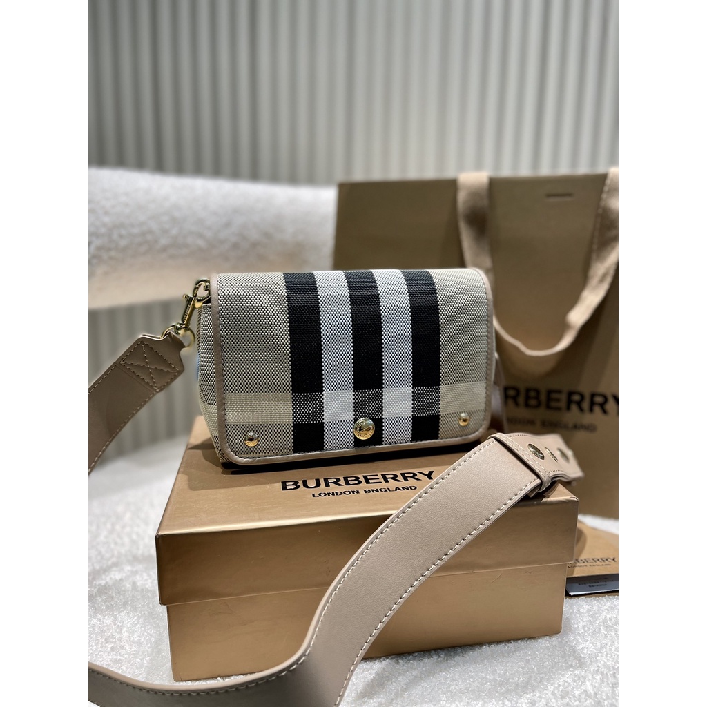Túi Đeo Chéo Burberry Phong Cách Thể Thao Sang Trọng Thời Trang Cho Nam Nữ
