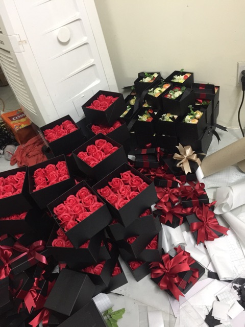 Hộp hoa sáp 9 bông | BigBuy360 - bigbuy360.vn