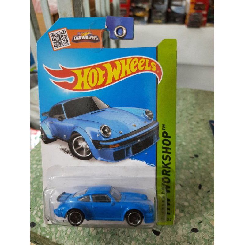 xe Hot Wheels Porsche màu xanh dương