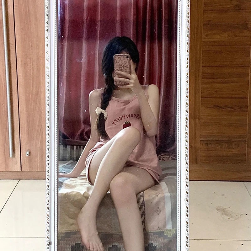 Bộ Đồ Ngủ Áo Hai Dây Và Quần Short Họa Tiết Dâu Tây Thời Trang Mùa Hè Mới Cho Nữ
