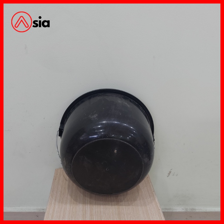 Xô nhựa đựng sữa cho bê con 8 lít đập không vỡ