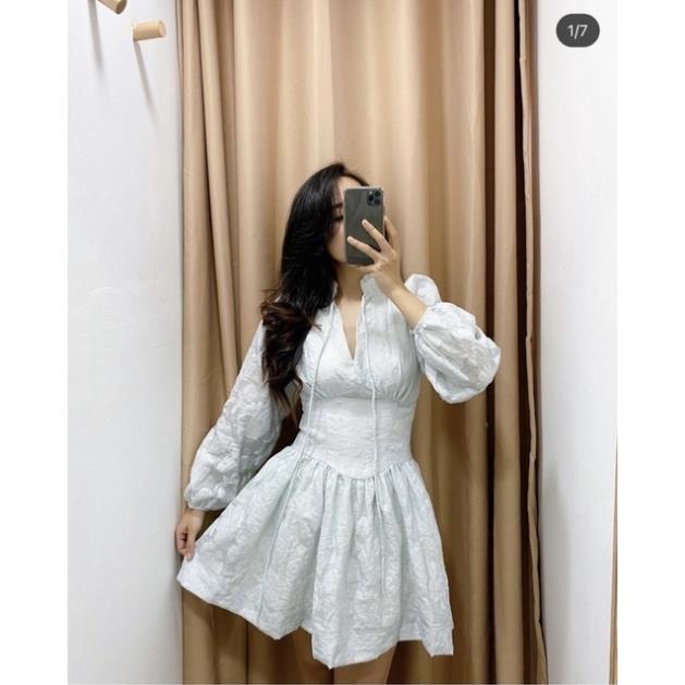Đầm hoa ren cổ trụ chiết eo tay dài cột dây dáng xòe 2 màu