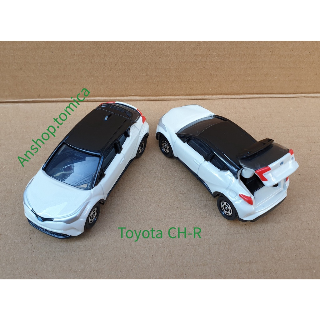 Mô hình xe Toyota màu trắng mở được cốp sau tomica Nhật Bản
