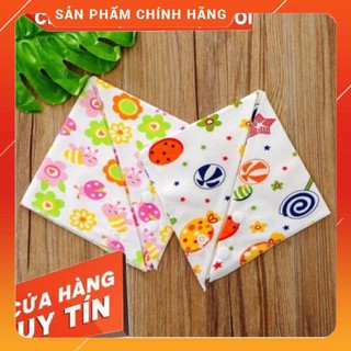 Yếm ăn dặm có cúc cài