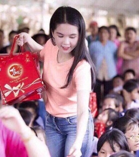 Áo phông hm cổ tim H&M VNXK