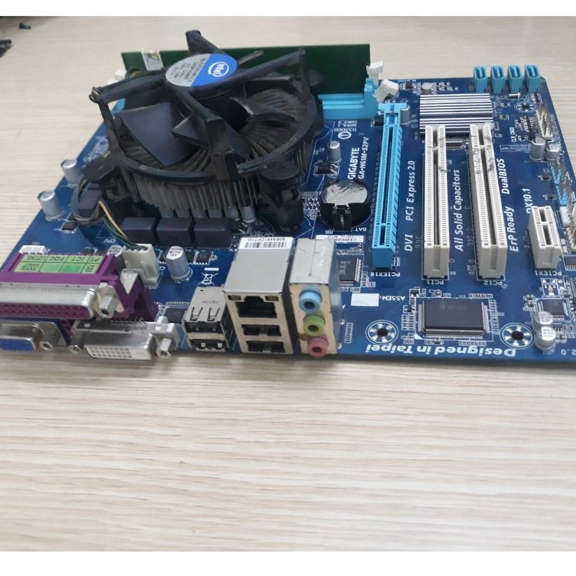 Combo main gigabyte H61 + Ram 4Gb + Core i3 2100 + Card 2gb