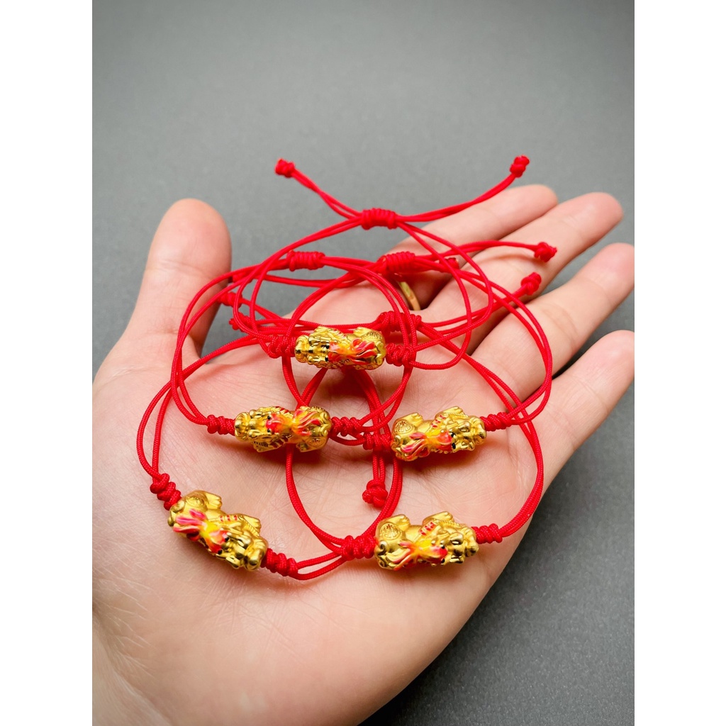 Vòng tay chỉ đỏ tết Charm bạc 3D tì hưu xi vàng sơn màu 9Li loại đẹp