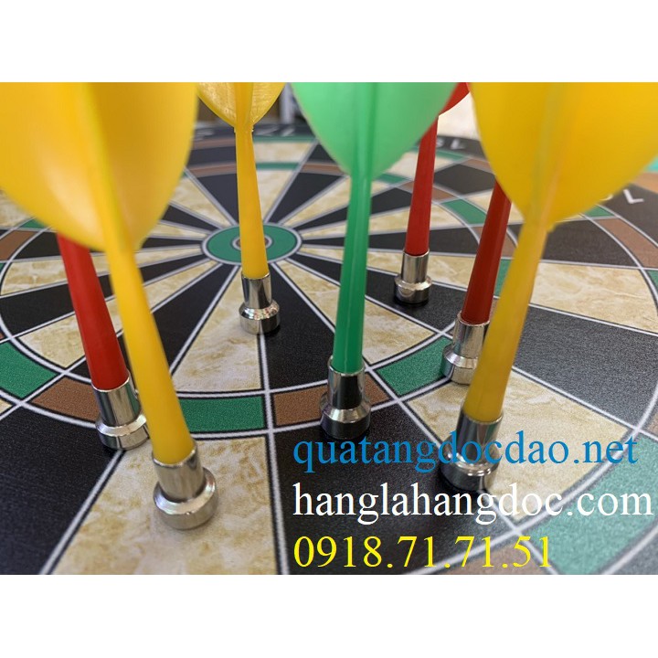 Bảng phi tiêu nam châm kiểu nắp ve , đồ chơi kết hợp trang trí 2 in 1 độc đáo & cá tính