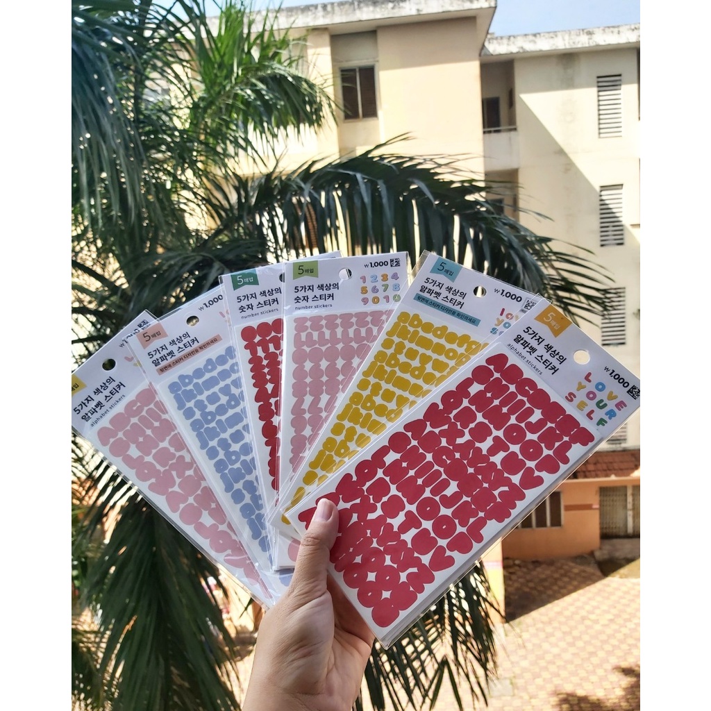 Set 5 tấm sticker chữ và số Daiso nhiều màu