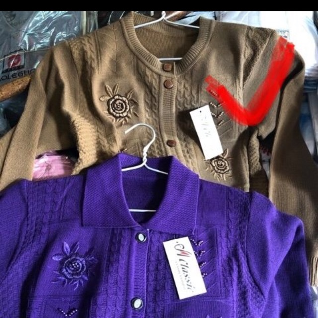 Combo:1 áo khoắc len,2 bộ tay dài,2 áo gấm,2 quần đen,1 áo nhung