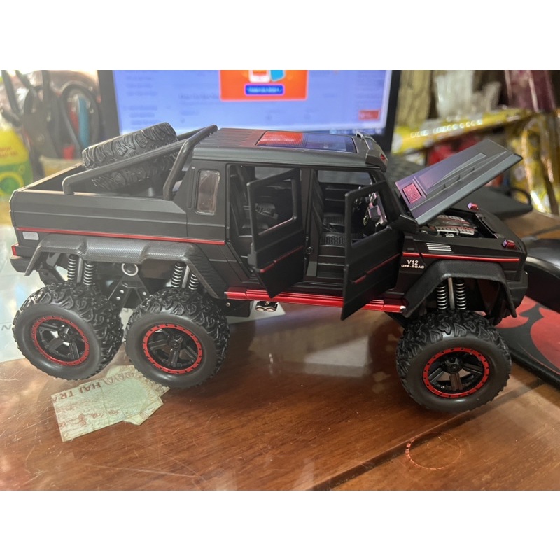 Xe sắt địa hình AMG loại lớn có nhạc, đèn