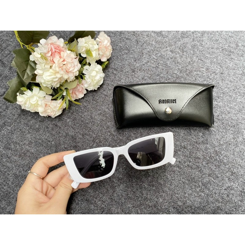Kính râm mát Shein sang sịn mịn ạ, Có Mail mua hàng tại web của hãng.