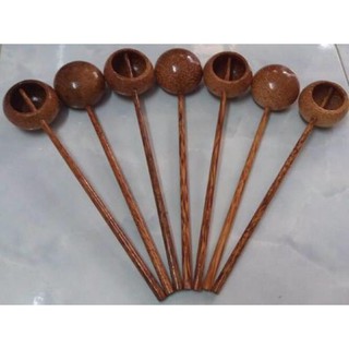 Gáo dừa múc rượu