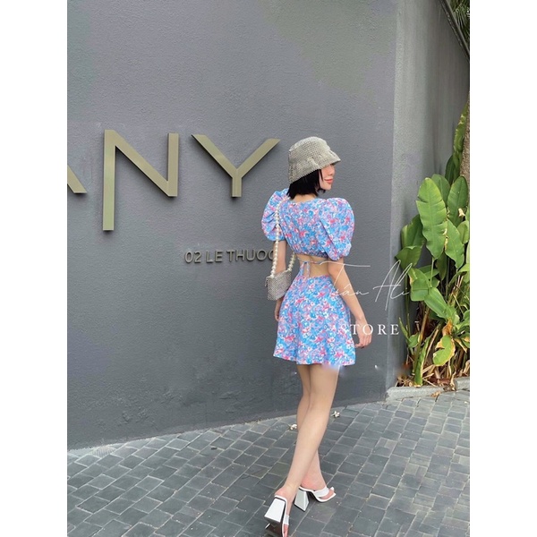 JUMP CỔ TRÒN HỞ LƯNG