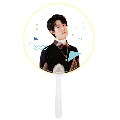 Quạt cầm tay BTS dành cho các fan