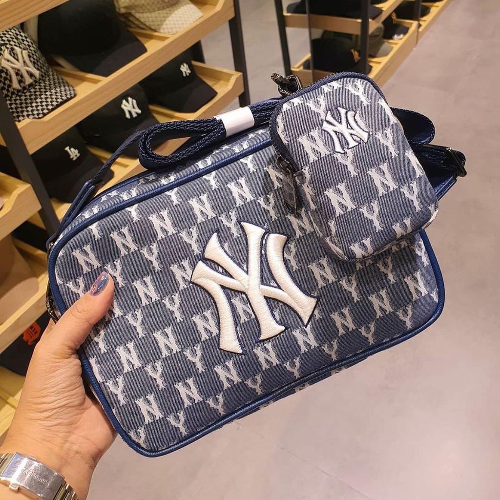 (Tqxk 1:1) Size 23cm Túi đeo chéo mini chữ nhật Jacquard-Monogram có đủ 3 màu