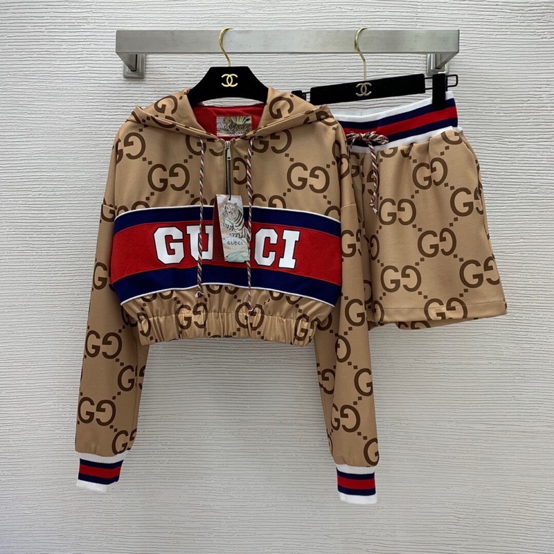 Set bộ thể thao gômg áo khoác ngắn bo eo và quần short thương hiệu Gucci GG/GC 2022 cao cấp
