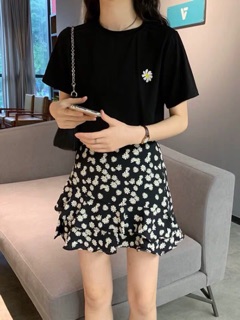 Váy hoa cúc ngắn