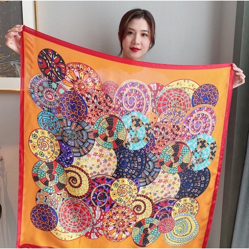 Khăn lụa cam in hoa văn màu sắc choàng cổ quấn áo yếm size 90cm - Maben