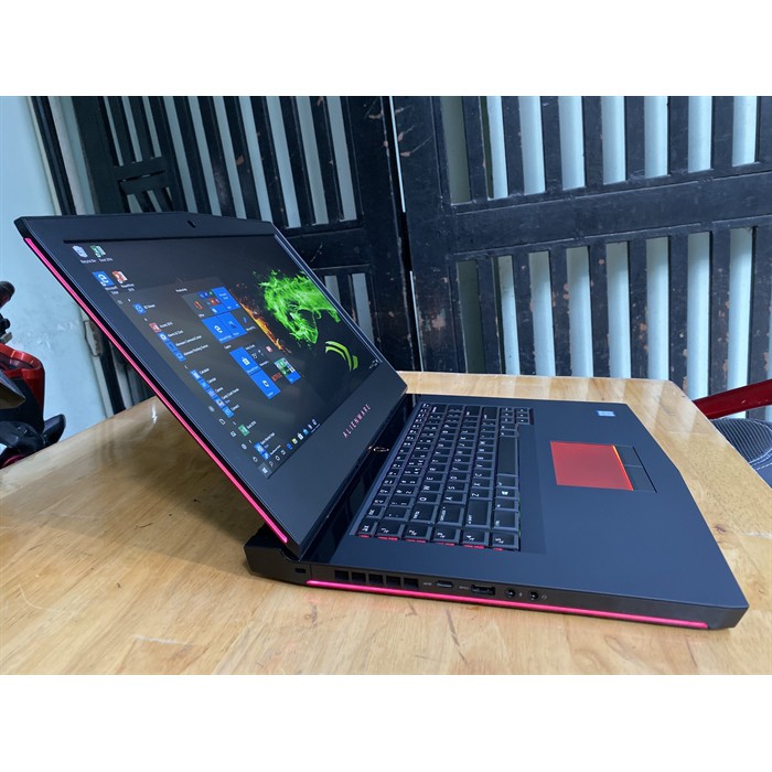 Laptop Dell Alienware 15R4, i7 8750HQ, 16G, 256G + 1T, GTX1070 = 8G, zin100%, giá rẻ | BigBuy360 - bigbuy360.vn