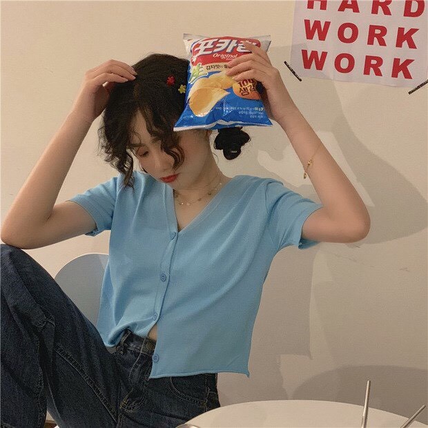 ÁO CROPTOP YUNI VIỀN NÚT NỮ XANH - ÁO CROPTOP CỔ V CÚC CÀI TAY LỠ BLUE BASIC