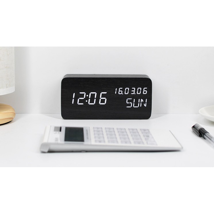 Đồng hồ Led gỗ để bàn hình chữ nhật Ngày Tháng Năm