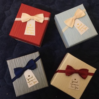 Hộp quà VLT đa có socola