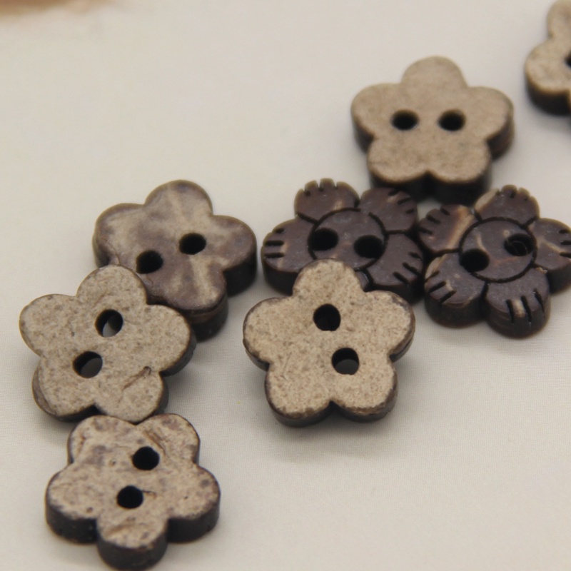 Set 50 / Bộ 50 Nút Gỗ Hình Bông Hoa / Vỏ Dừa Tự Nhiên Trang Trí Váy Sơ Mi / Áo Sơ Mi Cho Bé