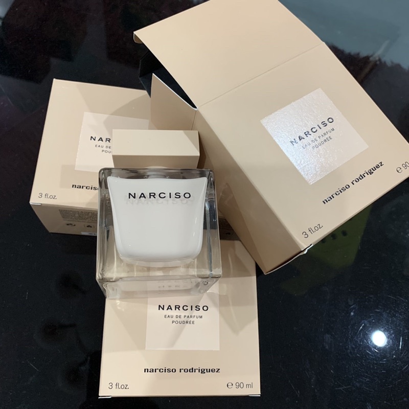 Nước hoa nữ Narciso Poudree EDP 90ml (mất seal nên sale rẻ)