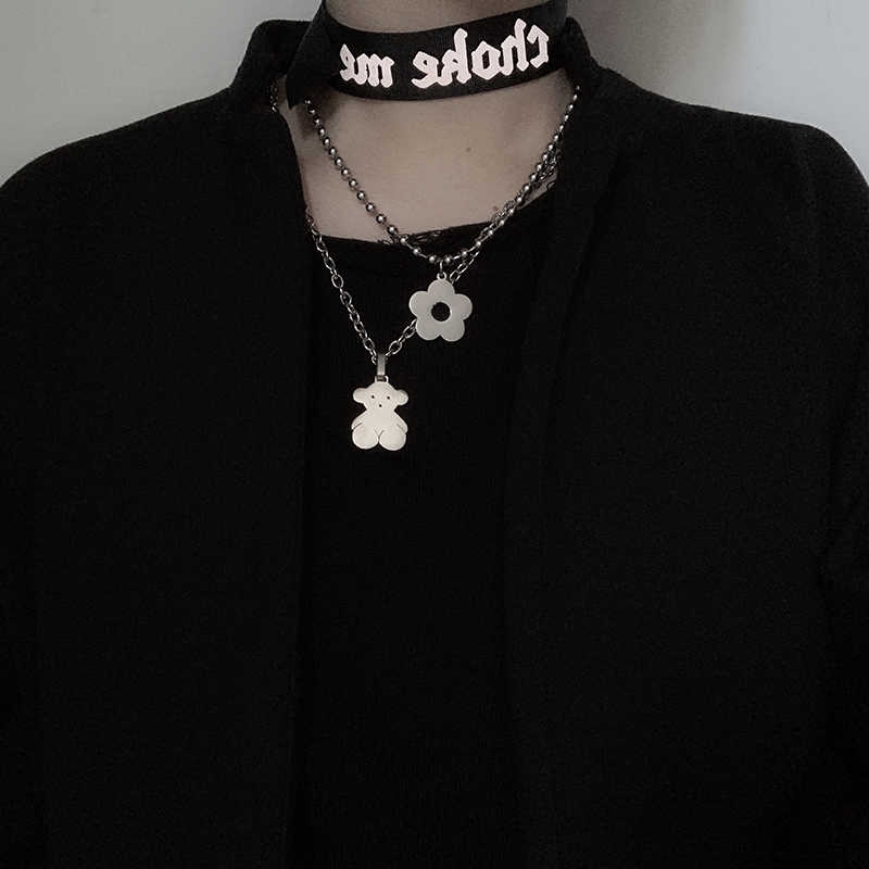 Dây Chuyền Titan Mặt Hình Bông Hoa Phong Cách Retro