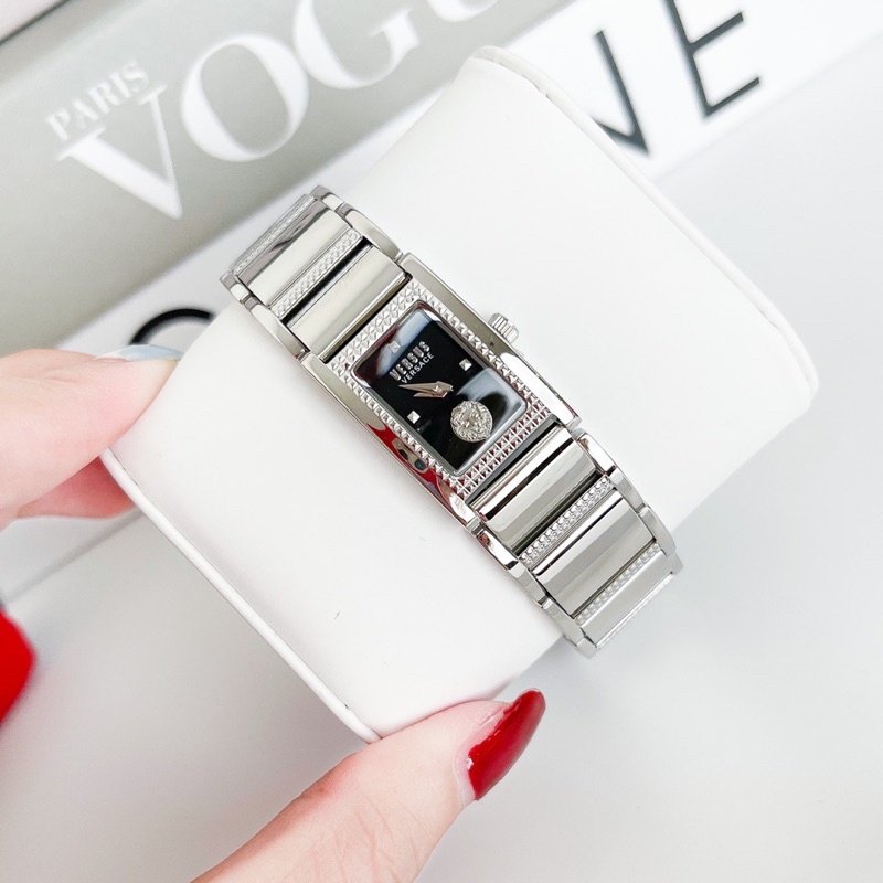 Đồng hồ nữ Versus dây thép không gỉ