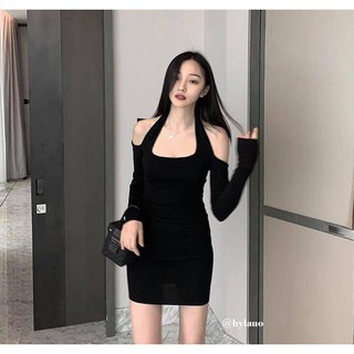 Đầm body đen khoét vai choàng cổ
