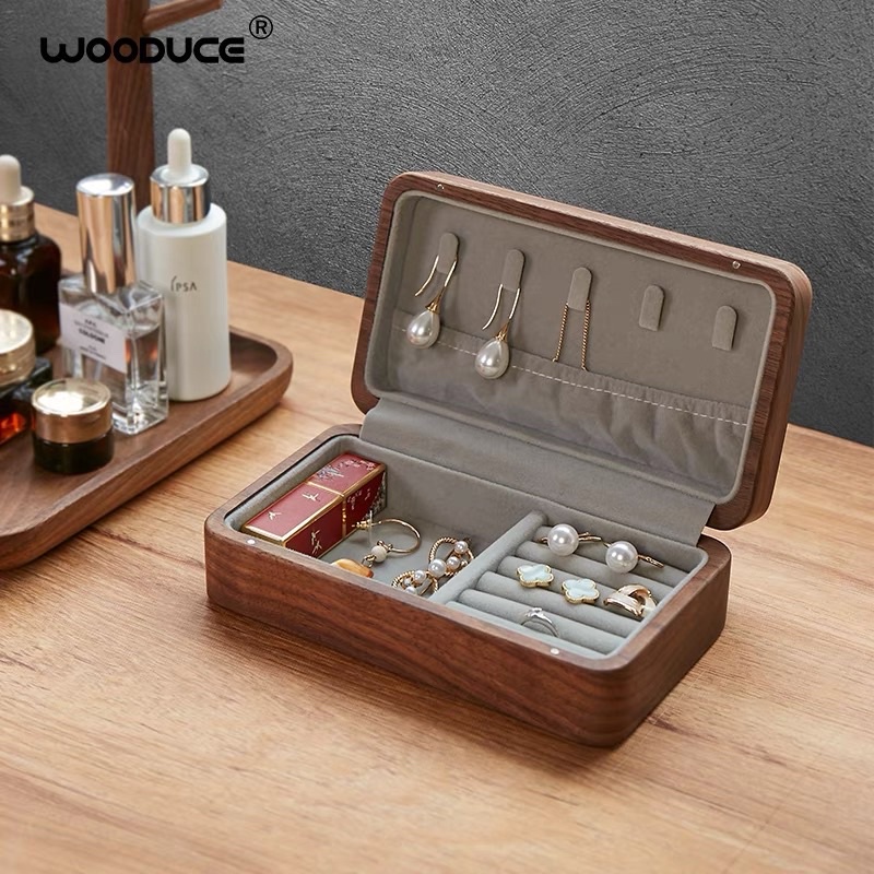 Hộp đựng trang sức bằng gỗ hãng Wooduce