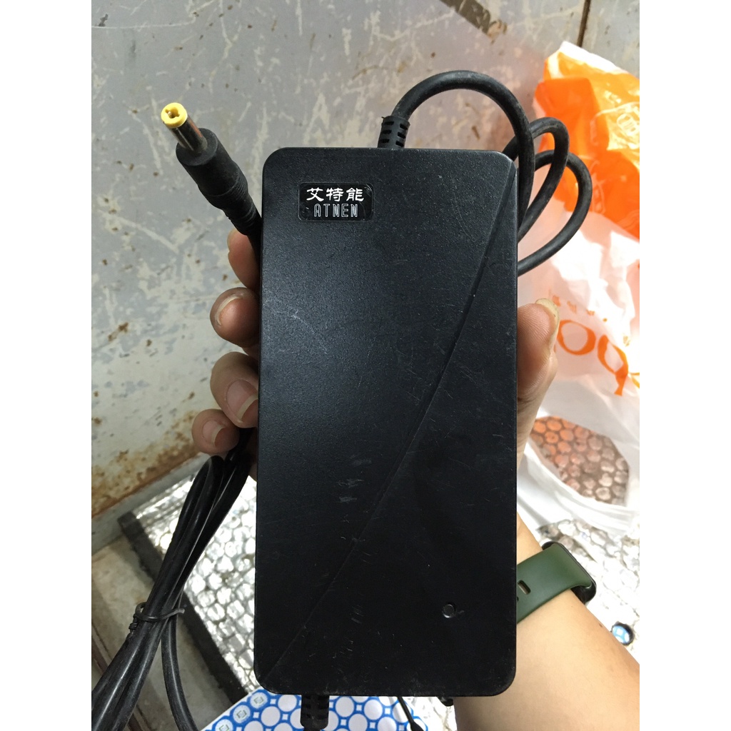 CHÍNH HÃNG QUA SỬ DỤNG Nguồn Sạc điện pin Li-ion 48V 13S mới, điện áp ra 54.6V - 2A, giắc 5.5X2.5, có đèn báo đầy.