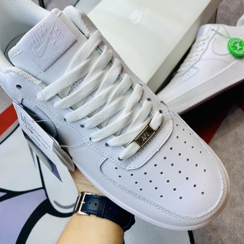 Giày thể thao sneaker quốc dân buộc dây trắng dễ phối đồ hàng SC