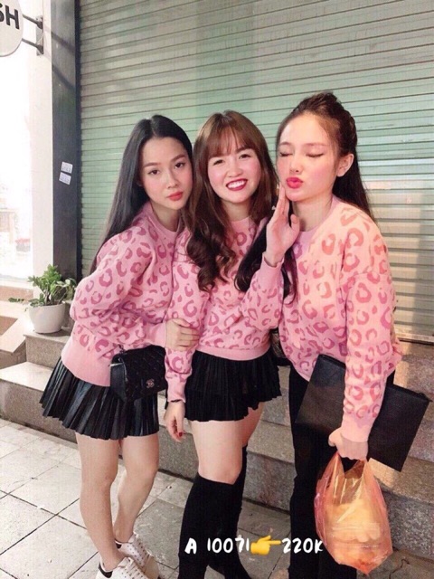 Áo len hồng loang