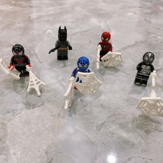Nhân vật lego người nhện và batman