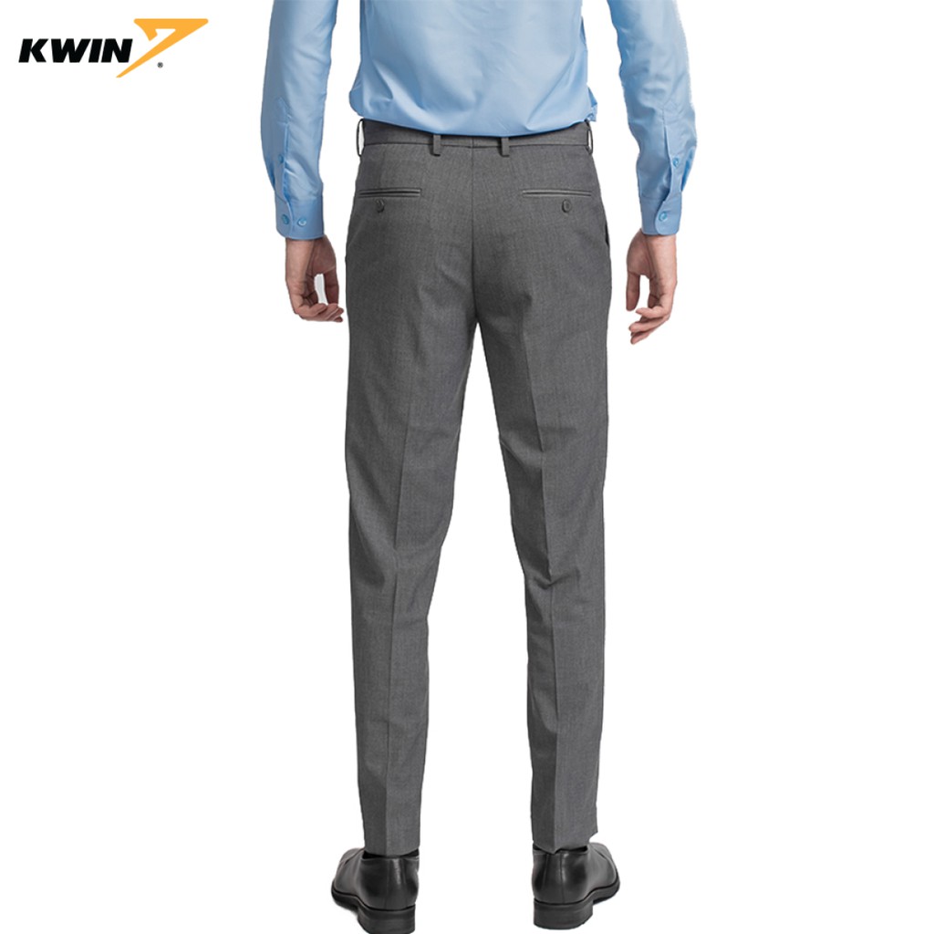 Quần âu nam Kwin KTR00609 phom dáng regular fit suông nhẹ, đương may tỉ mỉ và nếp ly chỉn chu.